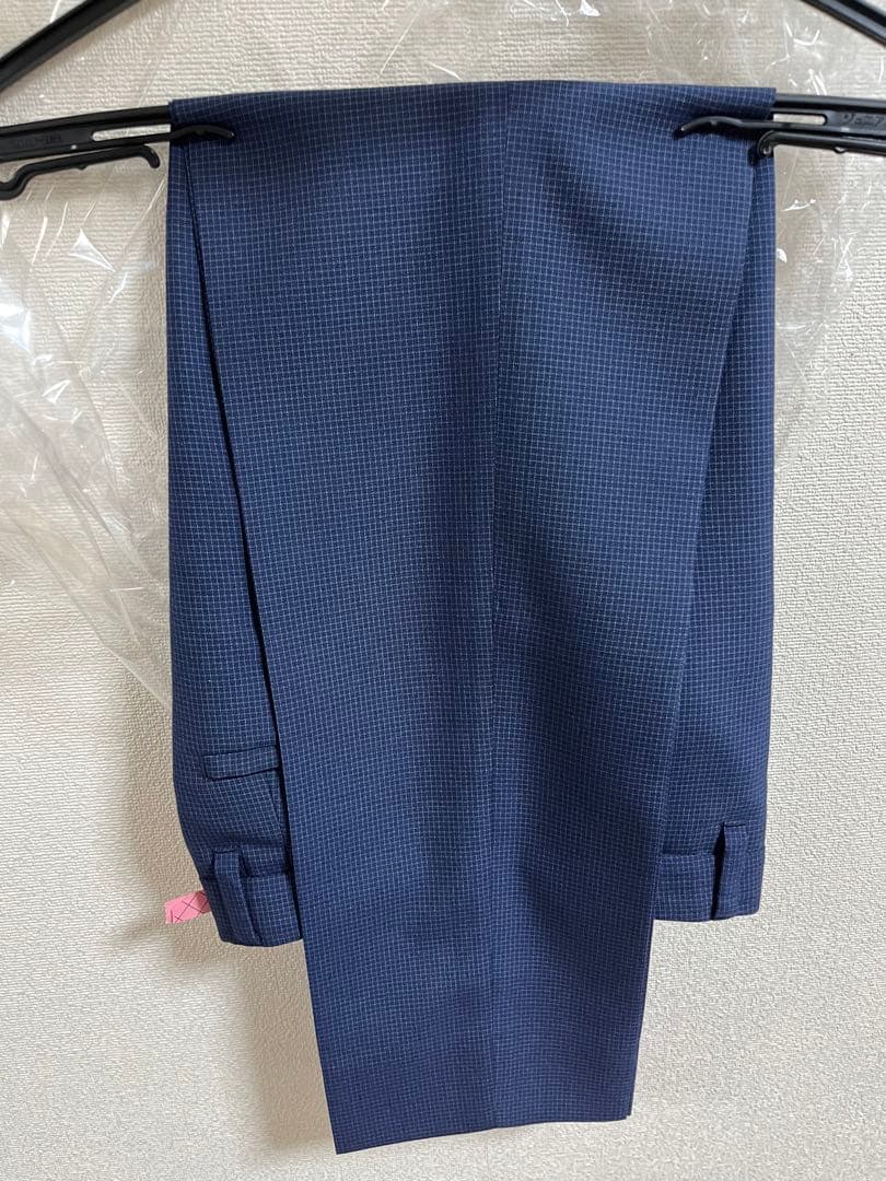 コムサイズム　マイクロチェック柄スーツ　140㌢　シャツネクタイセット