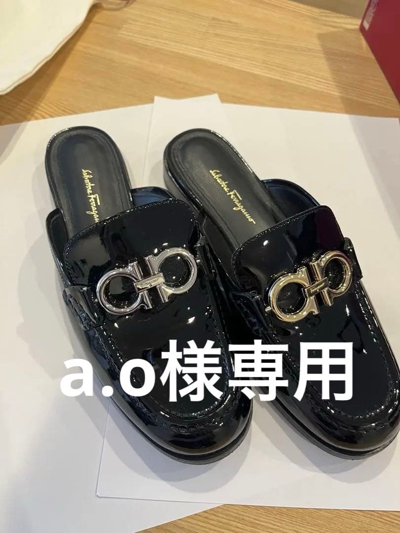 Salvatore Ferragamo ブラックミュール　ガンチーニ