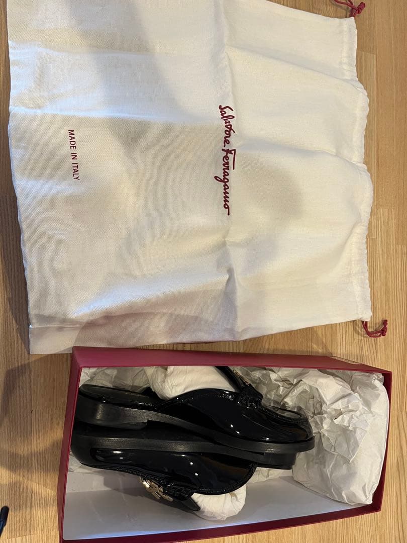 Salvatore Ferragamo ブラックミュール　ガンチーニ