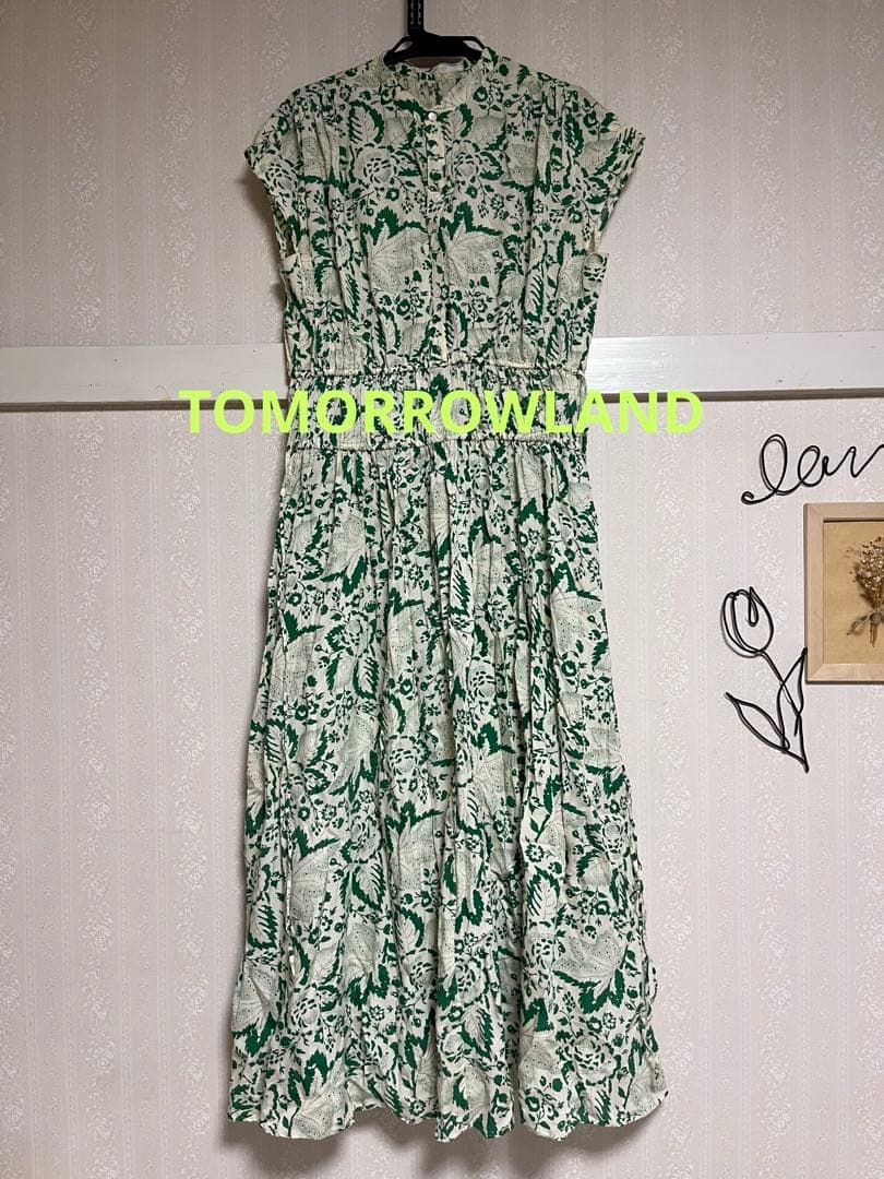 ソレイアード プリントレーヨン ギャザードミディワンピース