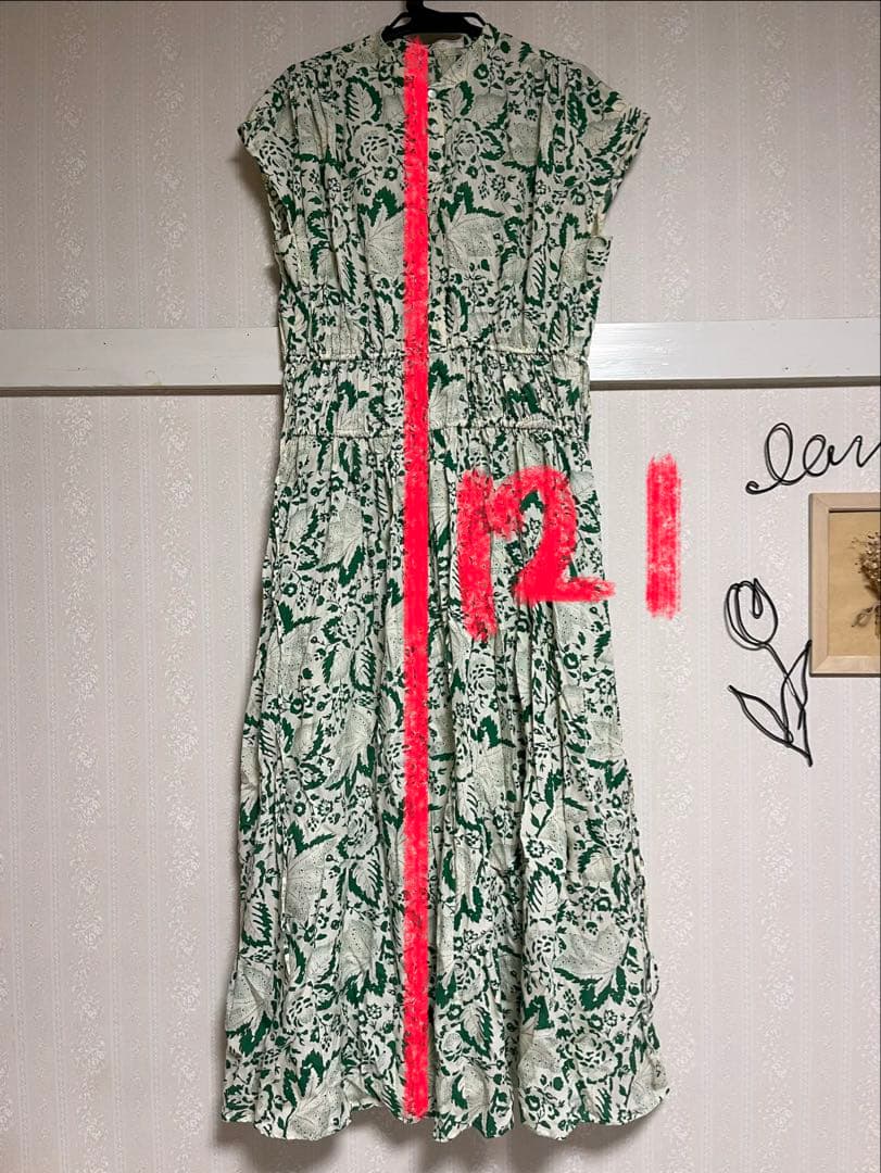 ソレイアード プリントレーヨン ギャザードミディワンピース