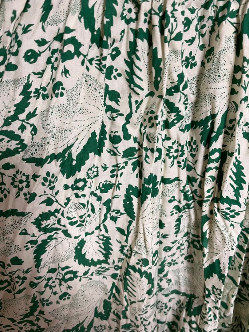 ソレイアード プリントレーヨン ギャザードミディワンピース