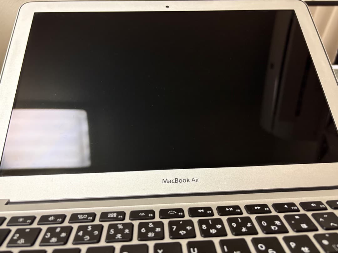 MacBook本体 Apple MacBook Air 13-inch,early15