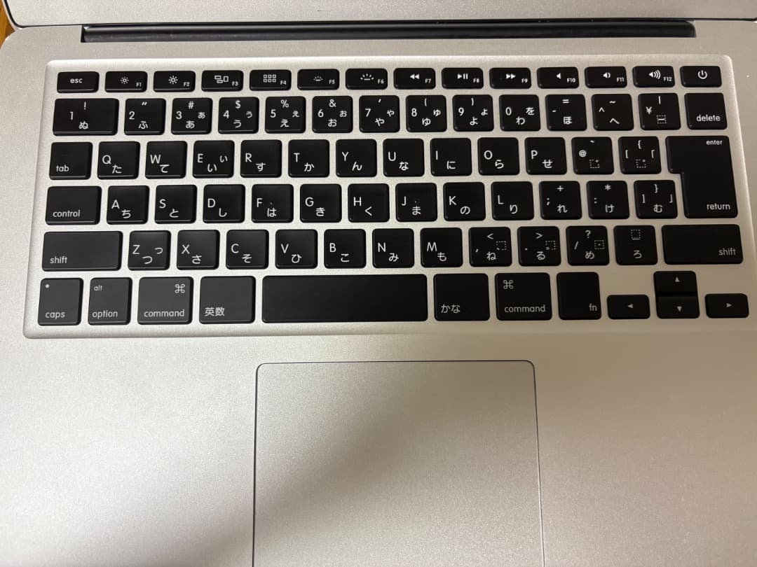 MacBook本体 Apple MacBook Air 13-inch,early15