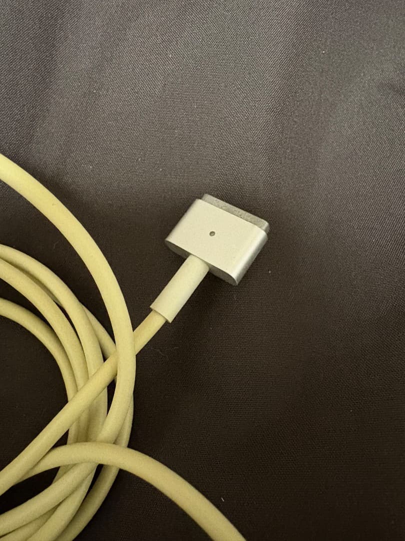 MacBook本体 Apple MacBook Air 13-inch,early15