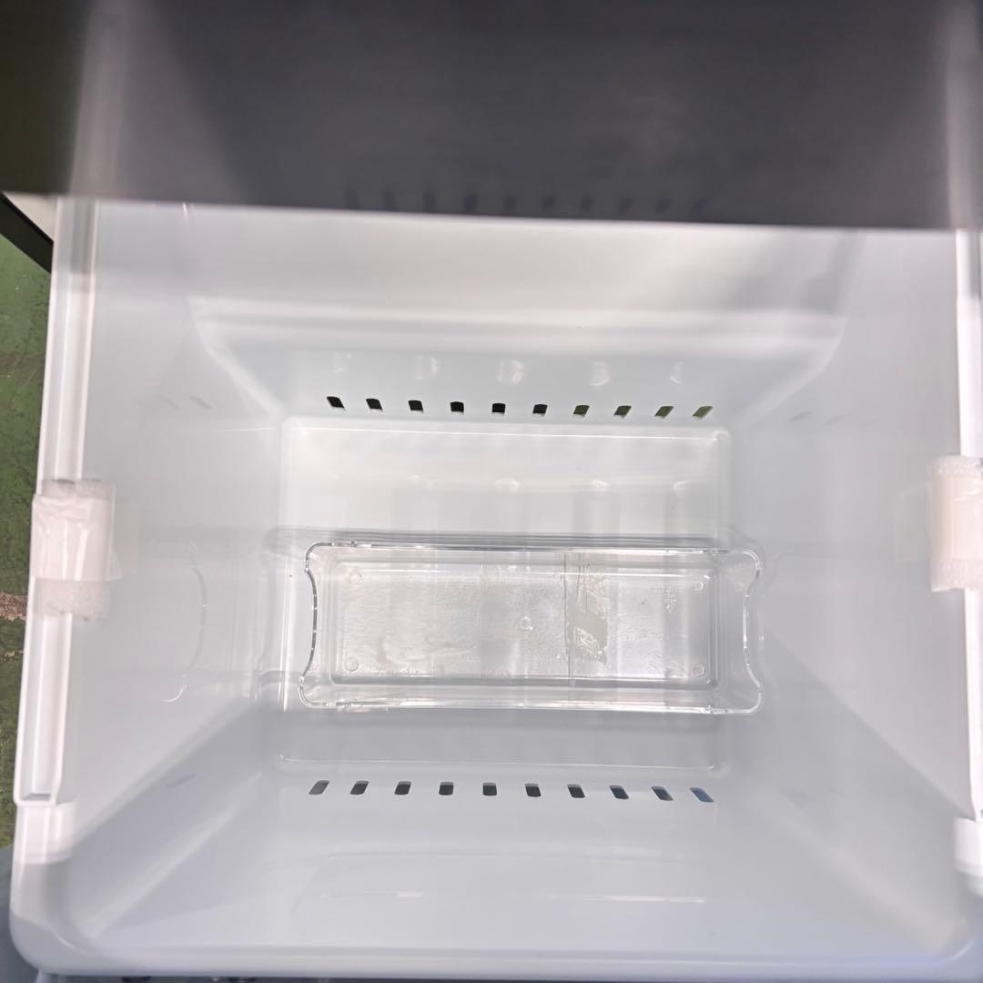 681 ヤマダセレクト　ブラック　冷蔵庫　100〜200L 小型　格安　24年製