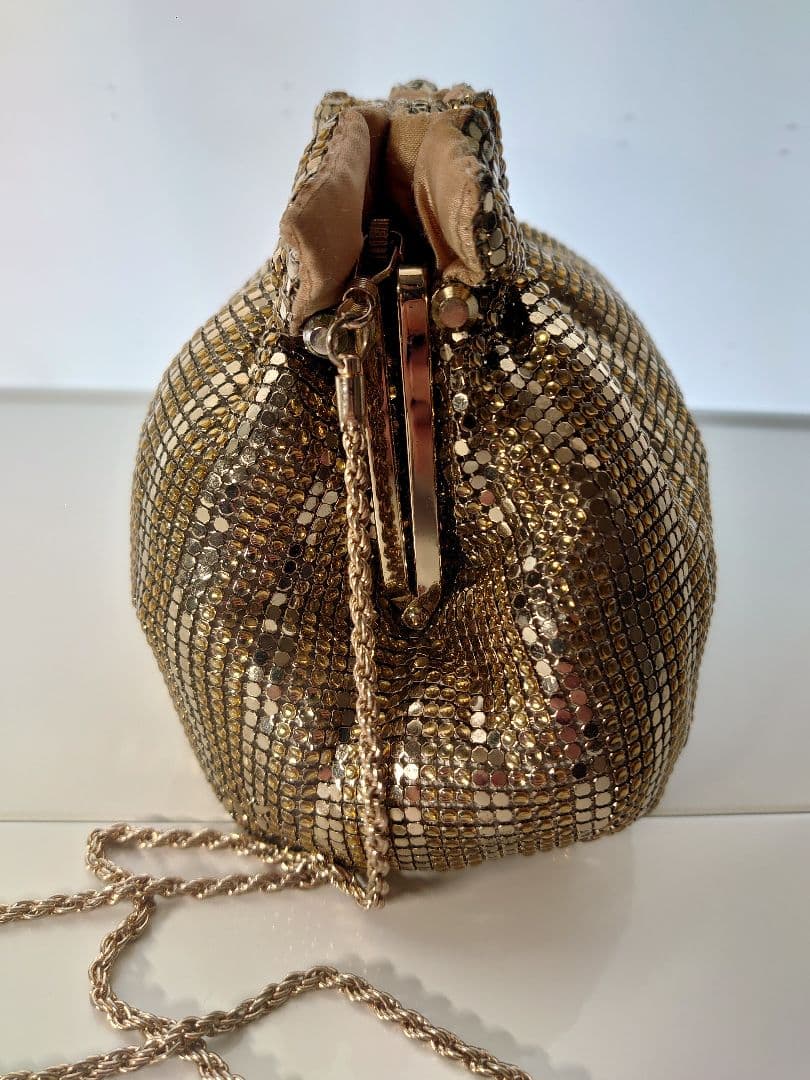 値下げ！ゴールド ラメのクラッチバッグ（なつ）