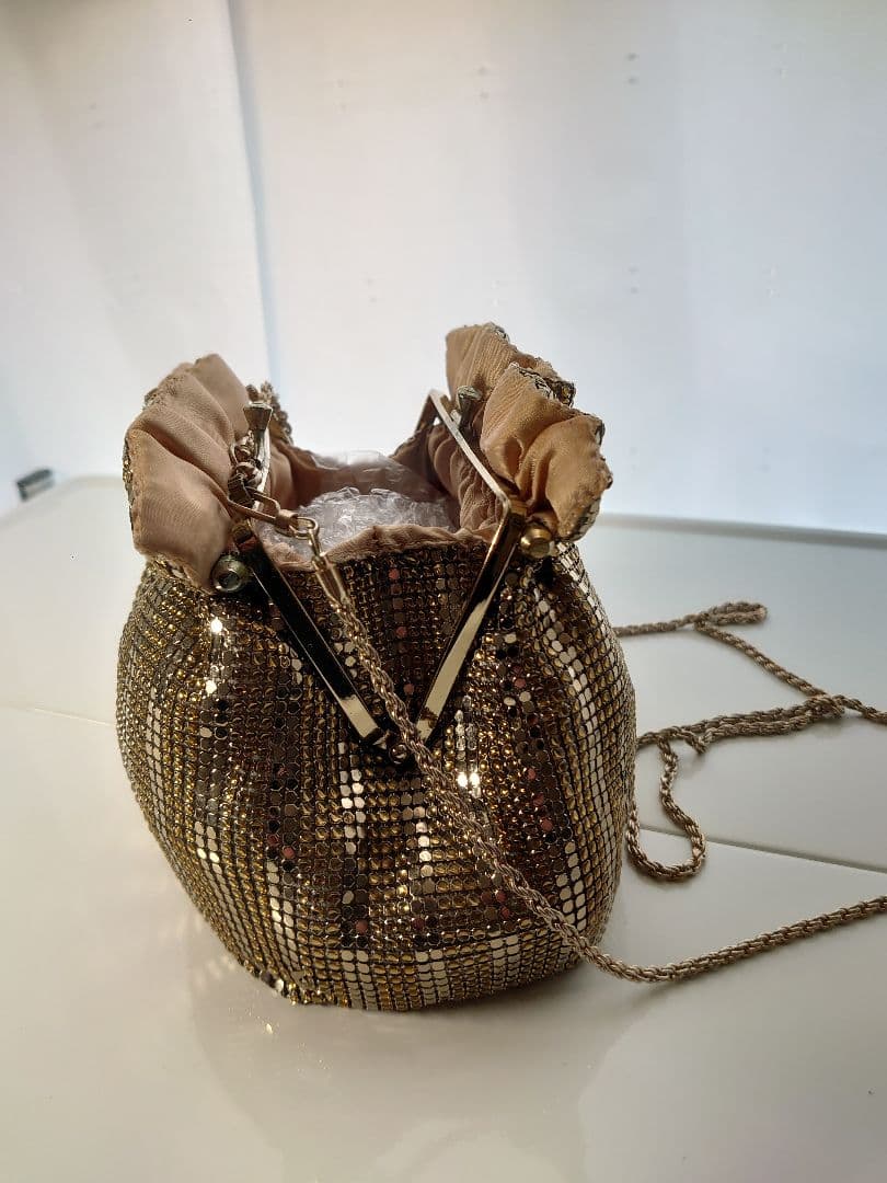 値下げ！ゴールド ラメのクラッチバッグ（なつ）