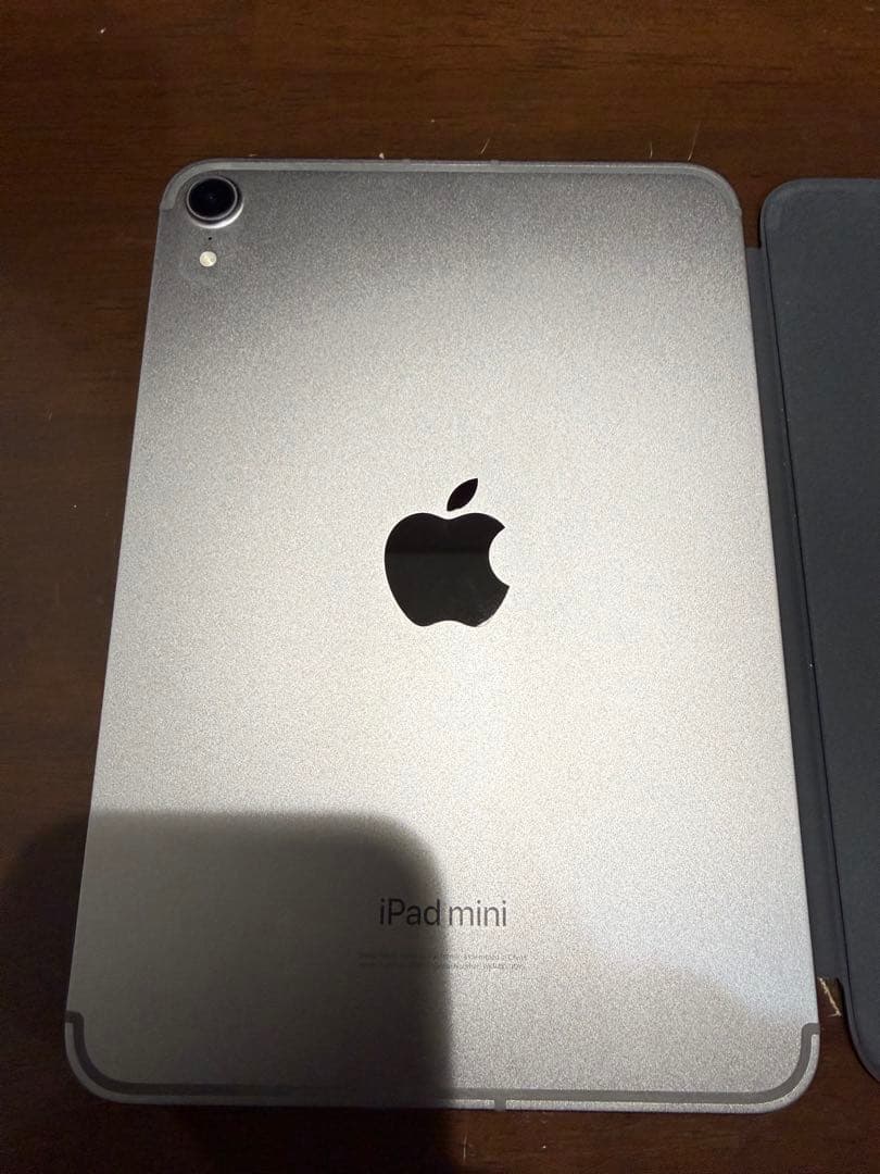 Apple iPad mini カバー付き