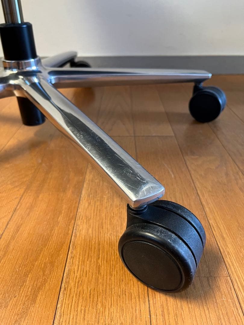 キールハワー　CONA 本革デスクチェア　総革　モダン　ミッドセンチュリー