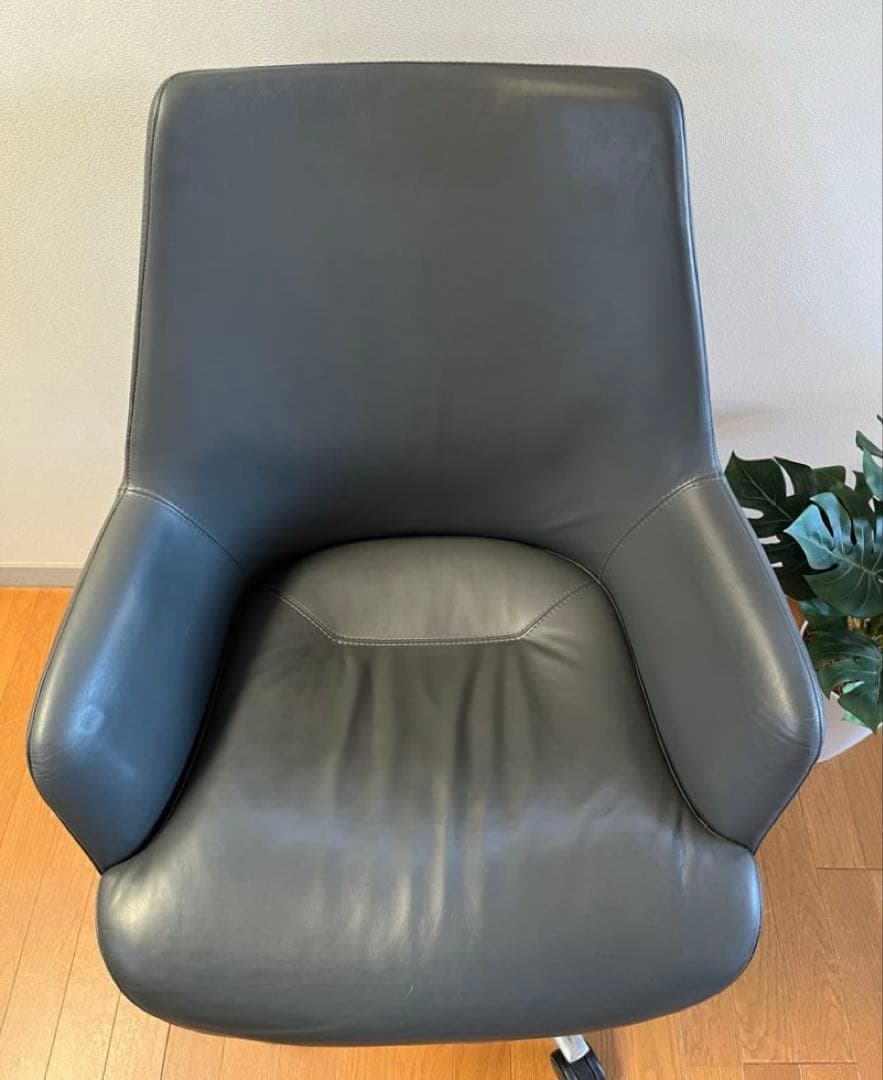 キールハワー　CONA 本革デスクチェア　総革　モダン　ミッドセンチュリー