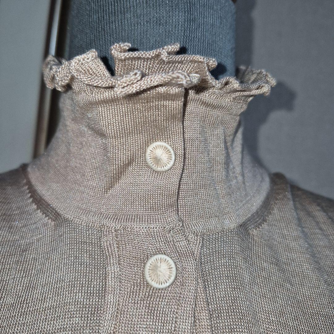 YuさまPringleOF SCOTLANDベージュフリルスタンドカラーシャツ