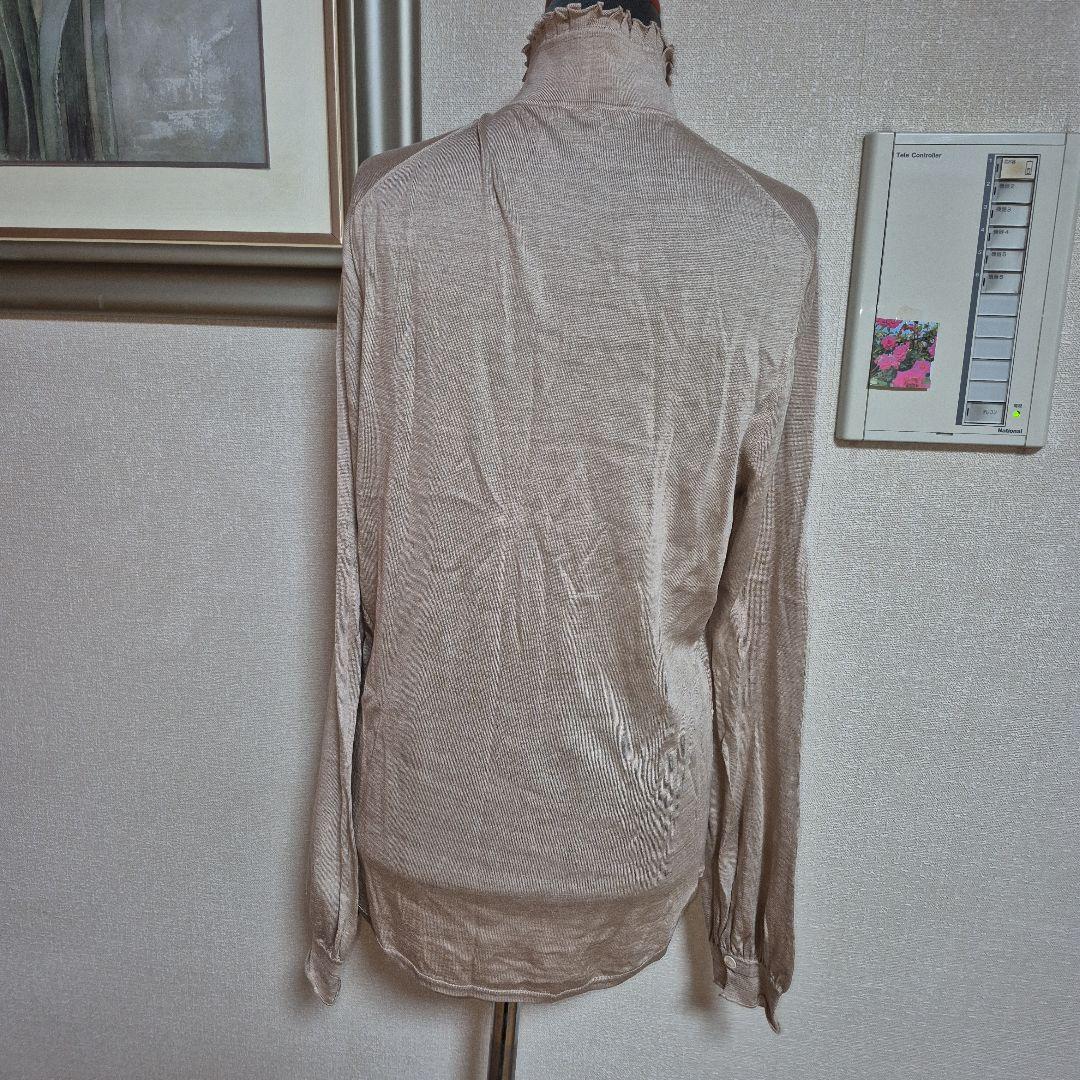 YuさまPringleOF SCOTLANDベージュフリルスタンドカラーシャツ