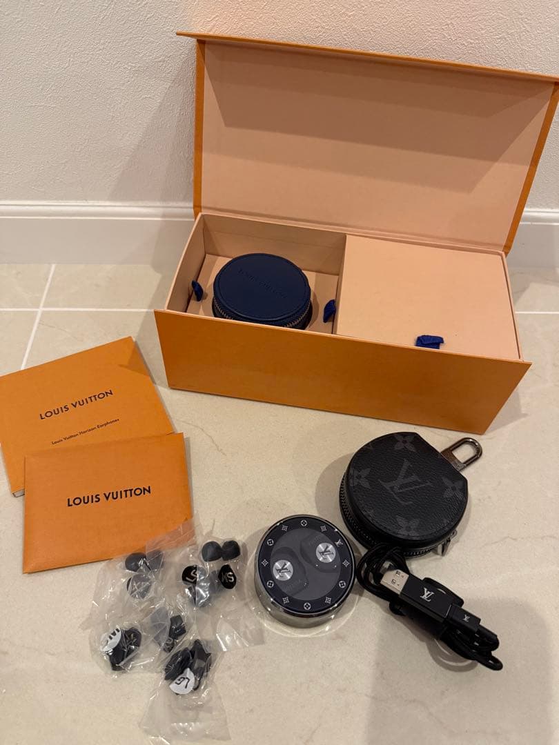 新品未使用‼️ルイヴィトン✨イヤホン➕ケース➕別売りモノグラムケース➕他付属品あり