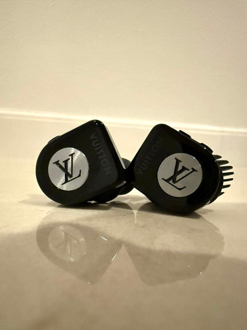 新品未使用‼️ルイヴィトン✨イヤホン➕ケース➕別売りモノグラムケース➕他付属品あり