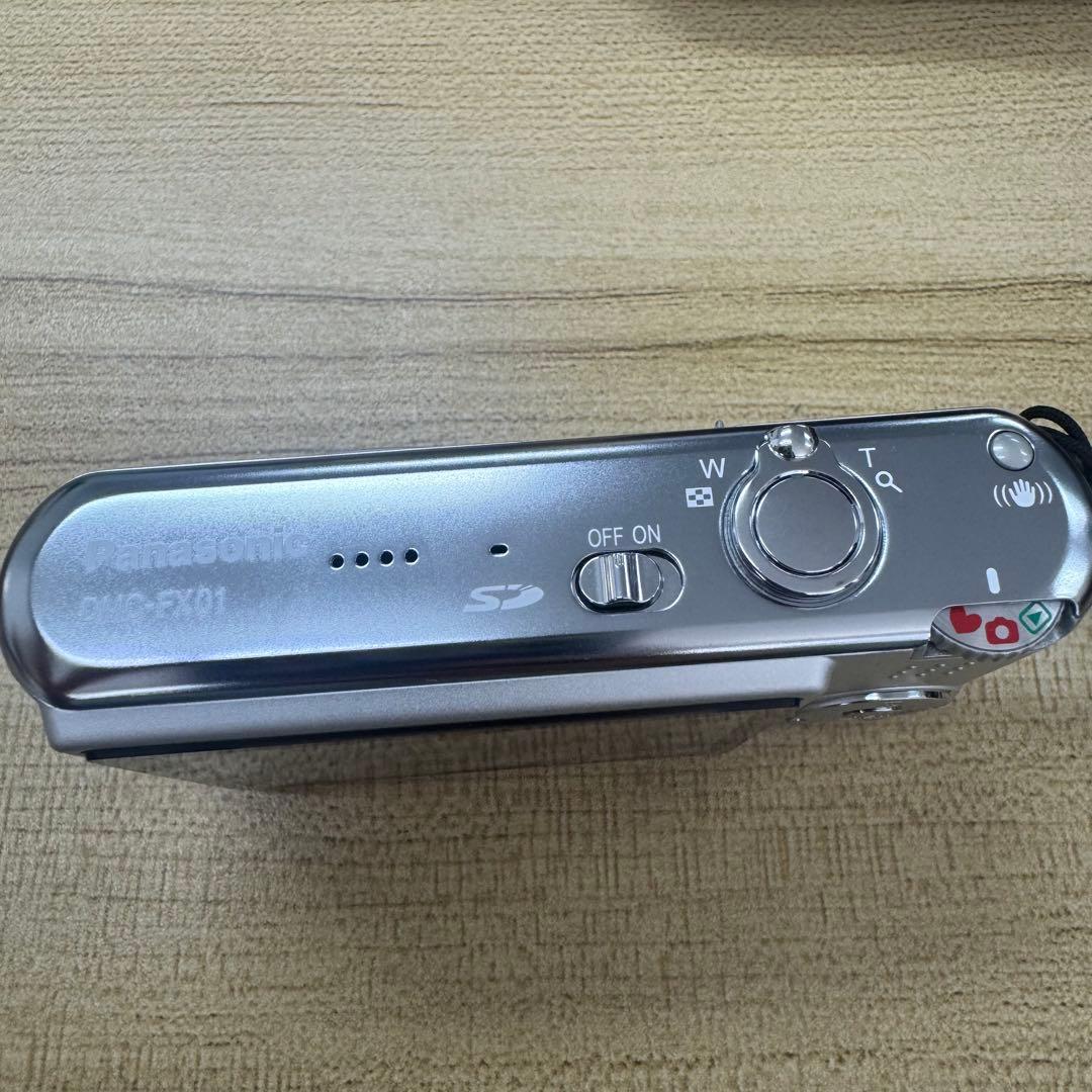 美品✨Panasonic LUMIX DMC-FX01 デジタルカメラ