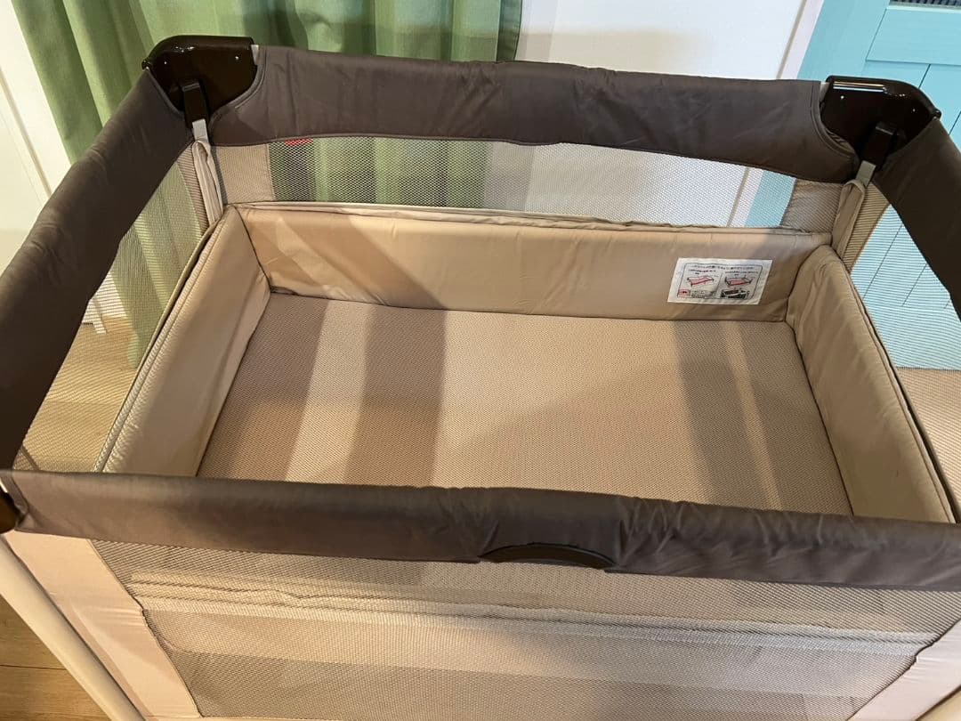 【メル84111】アップリカ ココネルエアー　ベビーベッド