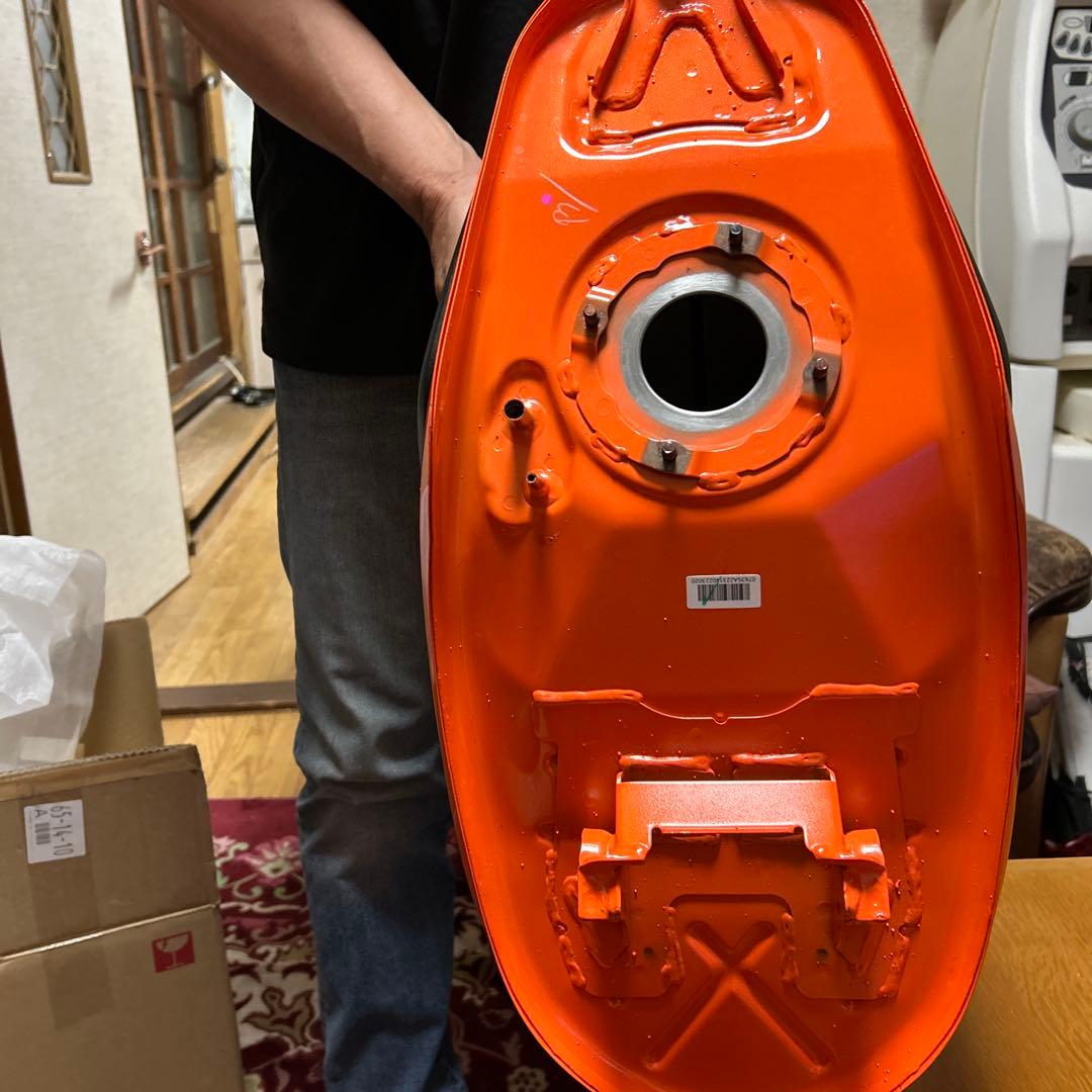 美品HONDA オレンジタンクCL250ガソリンタンク 新車外しです。