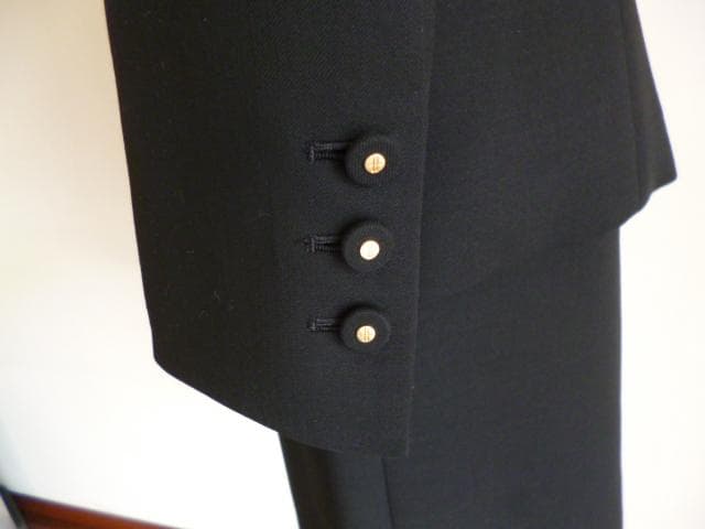 Harrodsハロッズストール付きブラックスーツ （上下別サイズ）