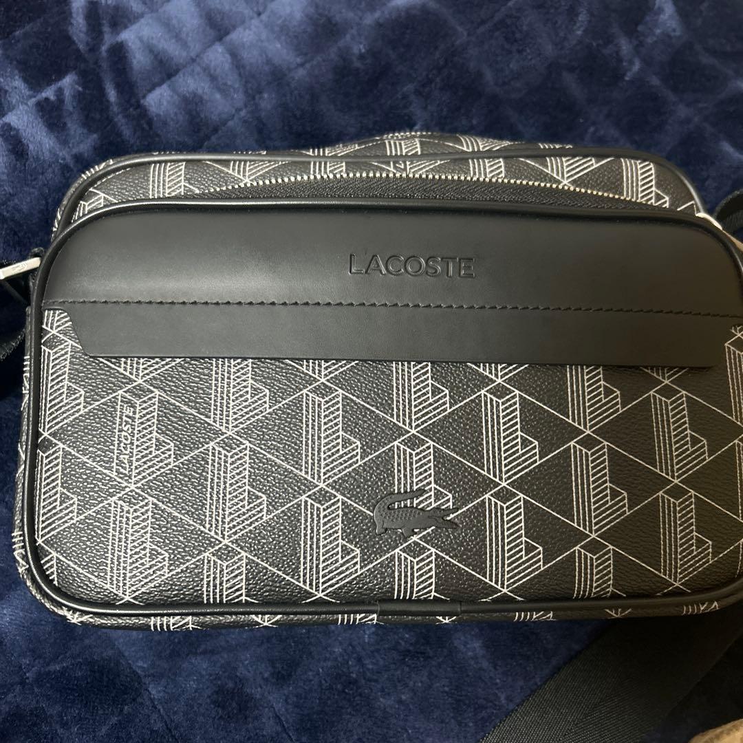 LACOSTE ショルダーバッグ 中型