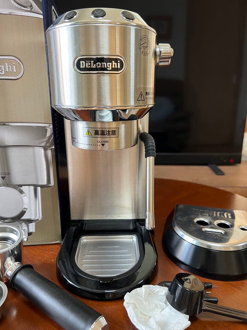 DeLonghi デロンギ デディカ アルテ EC885J エスプレッソ