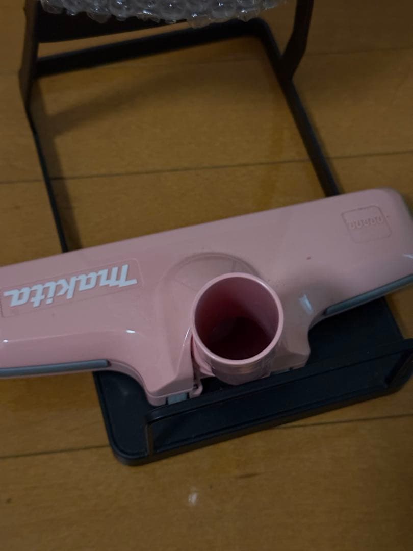 マキタ　コードレス掃除機　コードレスクリーナー　ピンク　スタンド付き