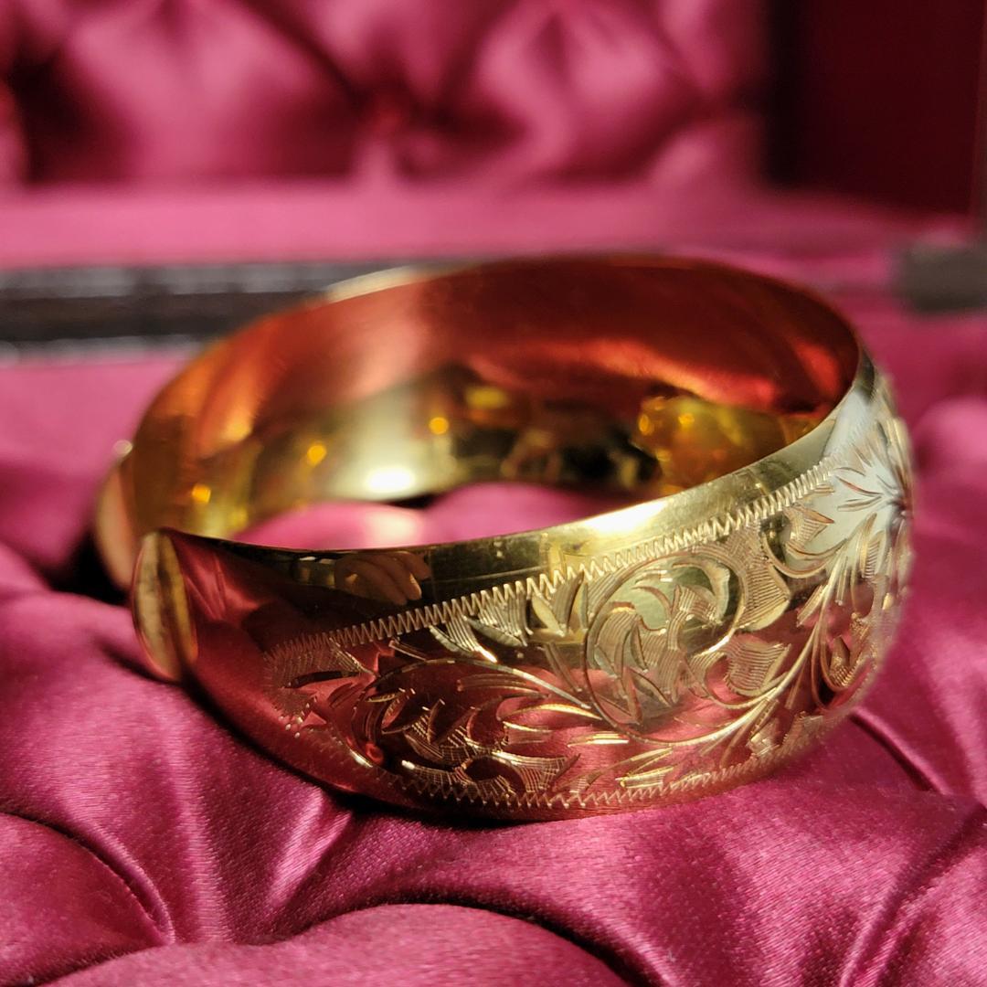 ビンテージ ゴールドカラーの彫金バングル スターリングシルバー 925