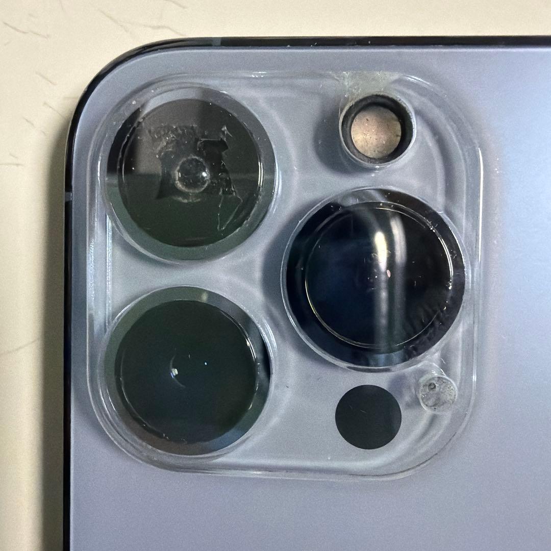 iPhone 13 Pro 箱・純正未使用充電器付／レンズ不具合・動画雑音あり