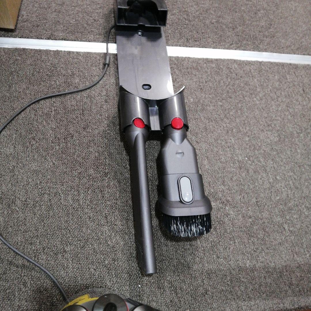 R*u様 Dyson V8 sv11　スティッククリーナー 本体 実動完品❤　送