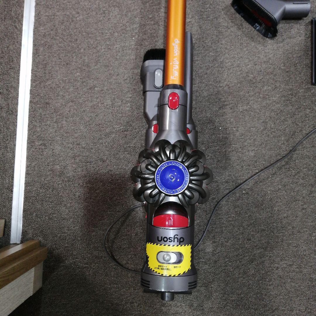R*u様 Dyson V8 sv11　スティッククリーナー 本体 実動完品❤　送