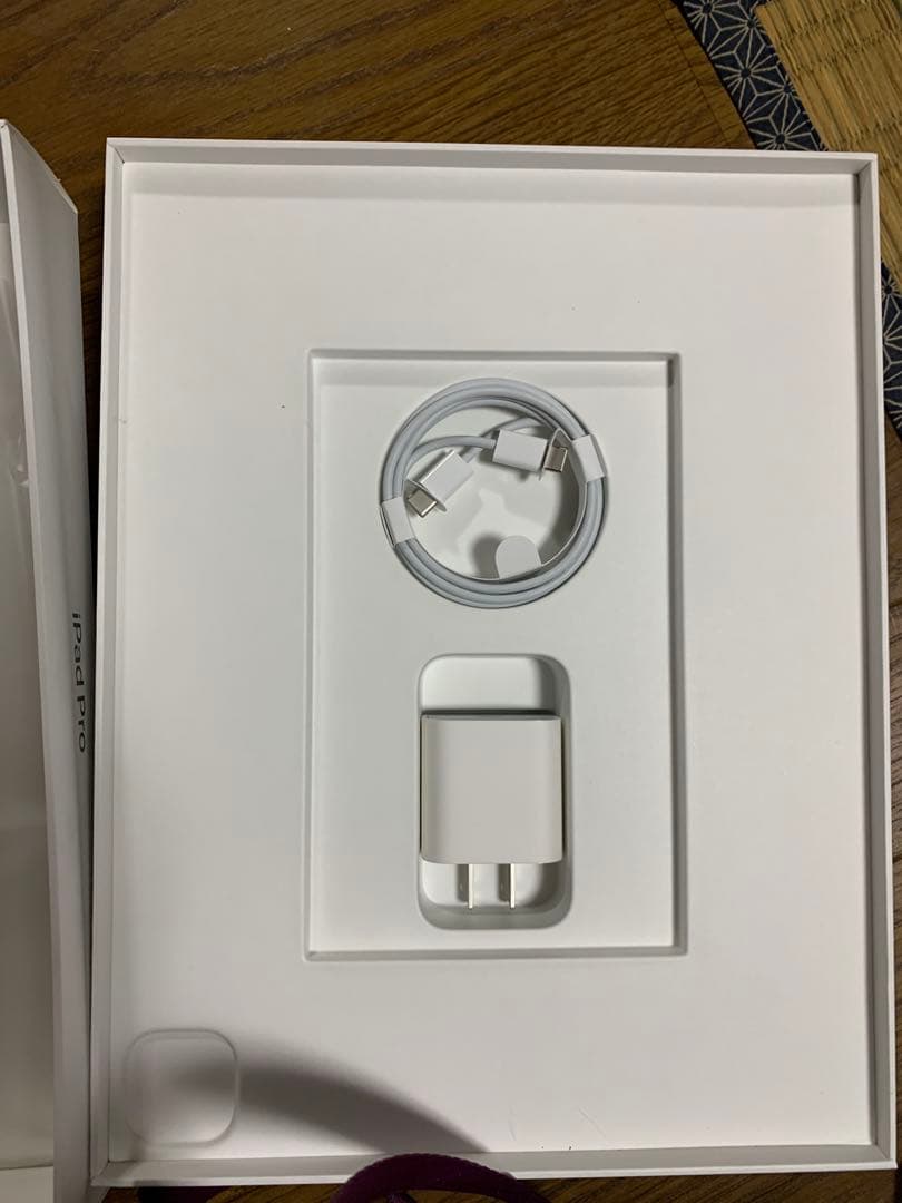 Apple iPad Pro (第5世代) 12.9インチ シルバー