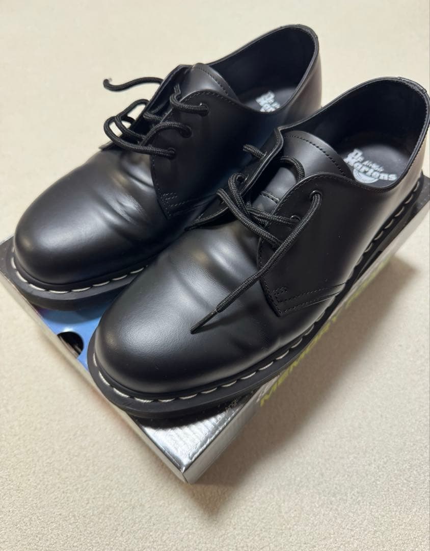 年末値引　Dr.Martens 1461 ホワイトステッチ 3 ホール シューズ