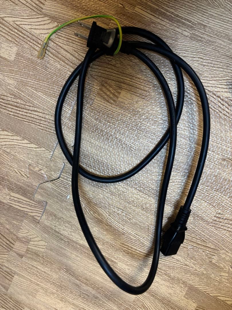 DELL P2415Q モニター　+ モニターアーム