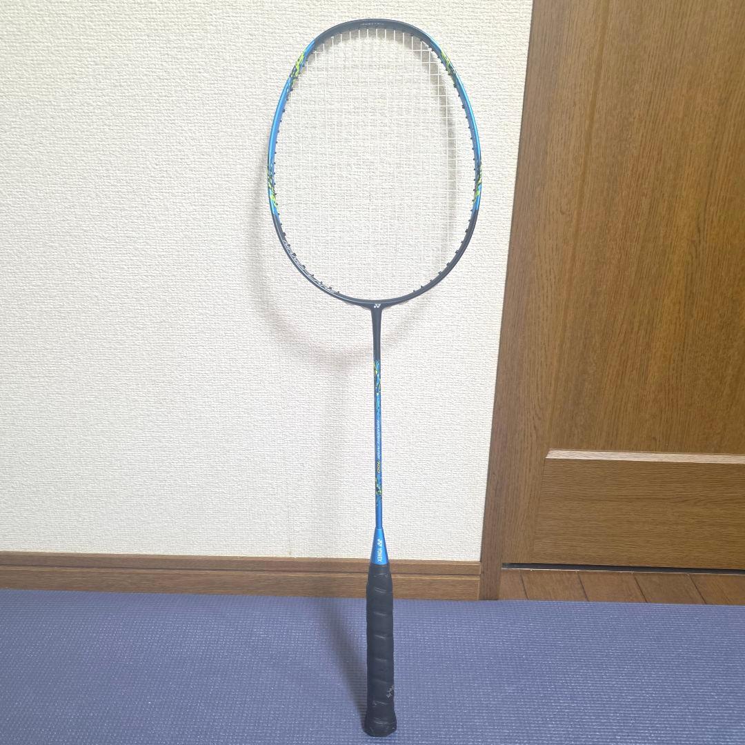 410美品】 Nanoflare 700 バドミントンラケット　ナノフレア700
