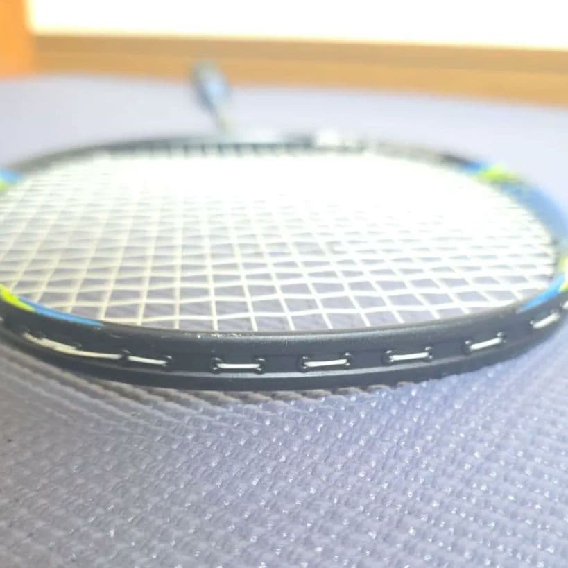 410美品】 Nanoflare 700 バドミントンラケット　ナノフレア700