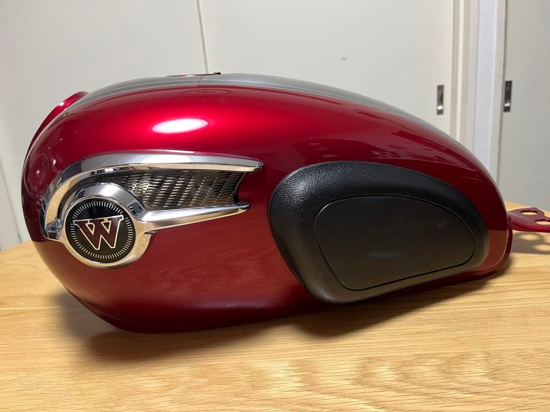 2012年式W800 SEエンブレム付きタンク