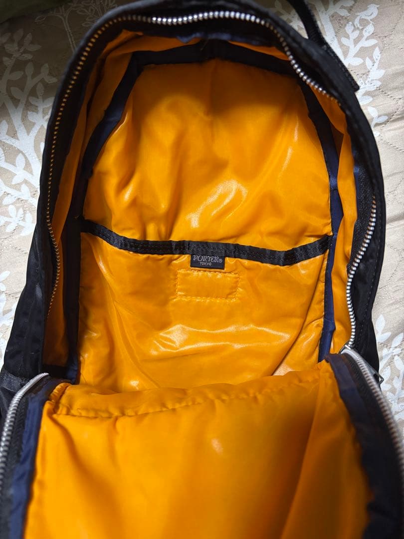 ポーター　porter ナイロン製　黒リュック・オレンジ内装