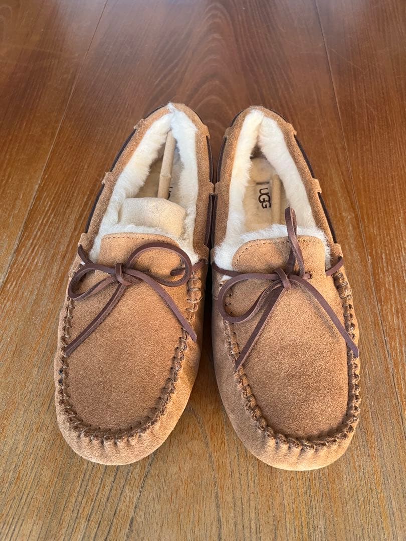 UGG ダコタ　モカシンシューズ