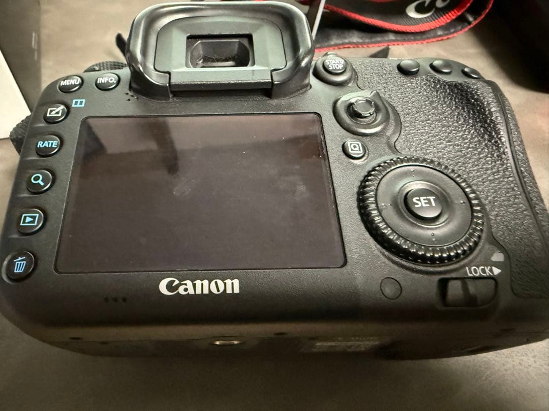 Canon EOS 7D Mark II ボディ バッテリーグリップ付き