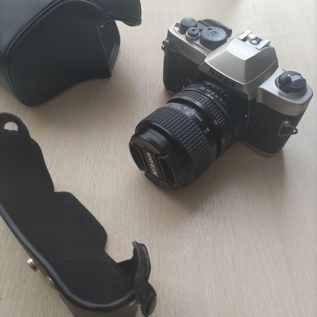 NIKON　FM10　ズームレンズ35〜70mm、カバー付き
