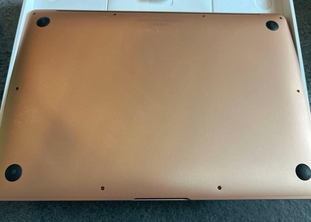MacBook本体 MacBook Air (M1, 2020) 256GB