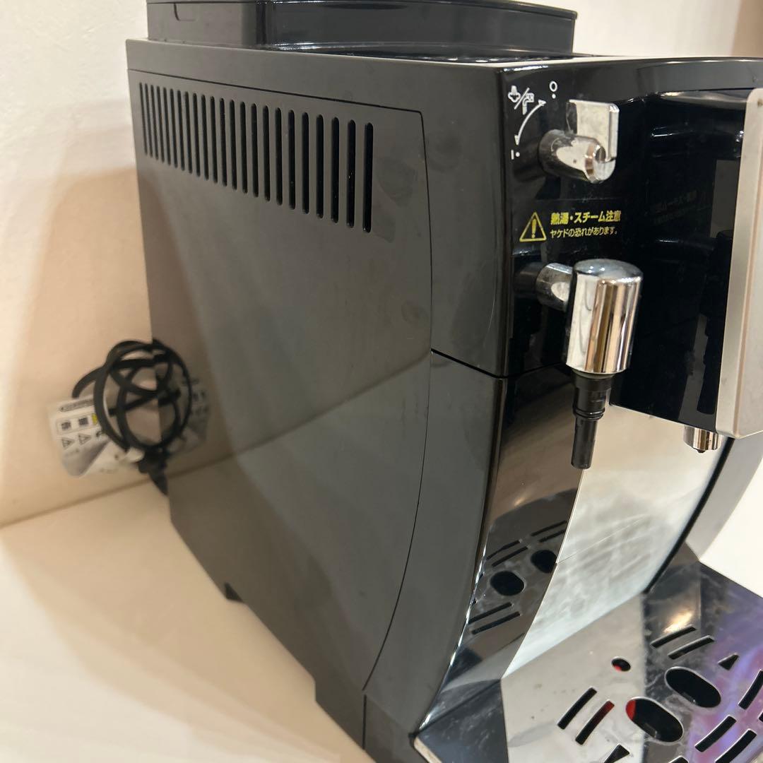 デロンギ　全自動エスプレッソマシン　 マグニフィカSプラス