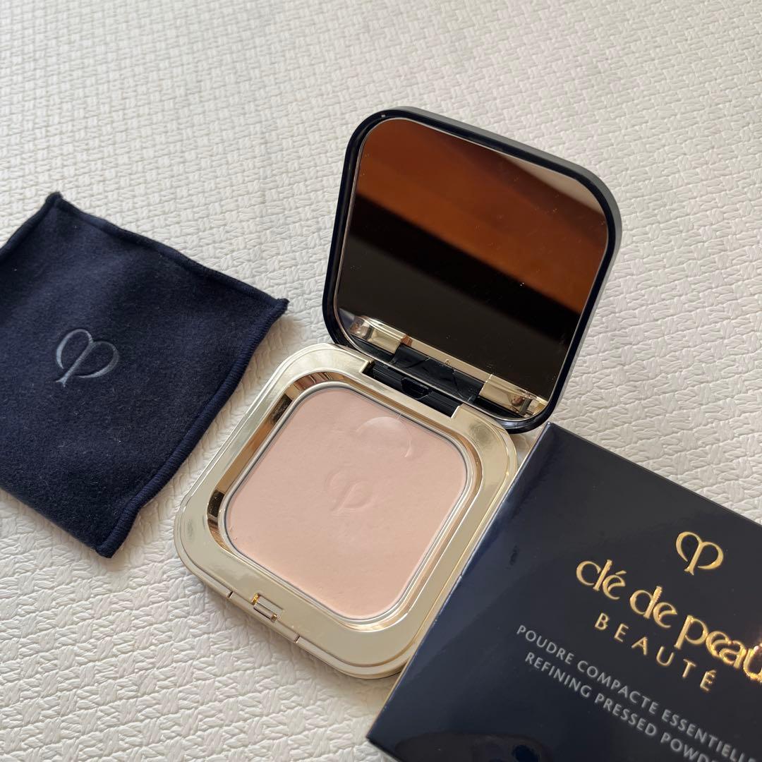 美品］クレ・ド・ポー ボーテ プードルコンパクトエサンシエルｎ　フェイスパウダー