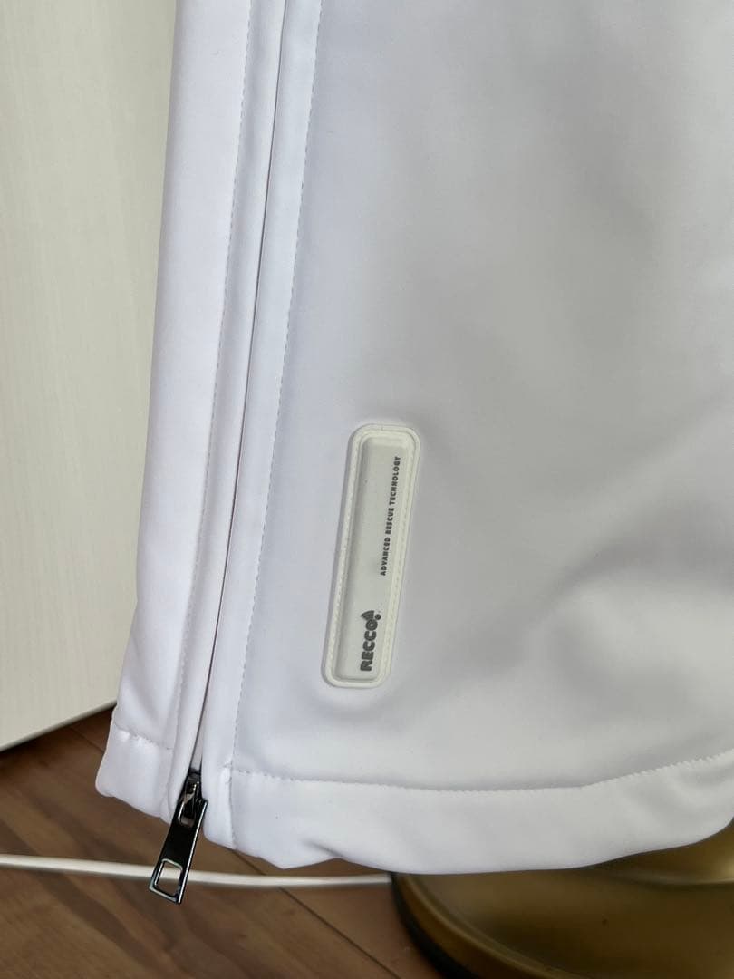 新品ZARAホワイト フレアスキーウェア XS