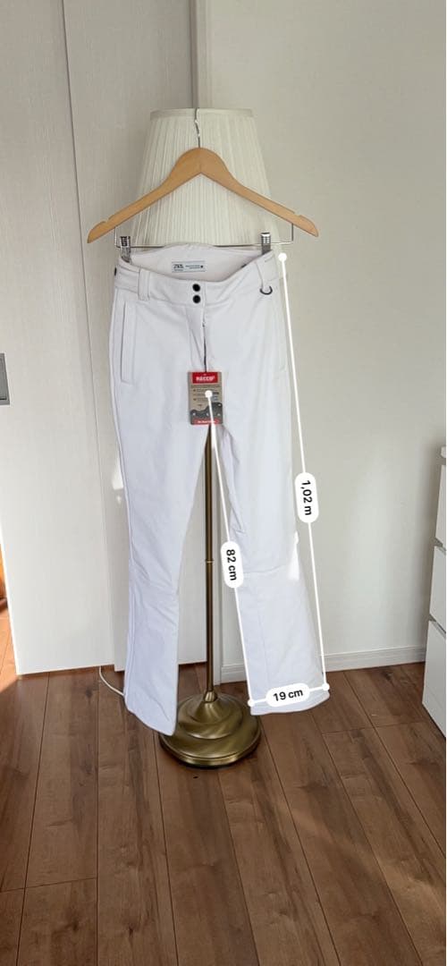 新品ZARAホワイト フレアスキーウェア XS