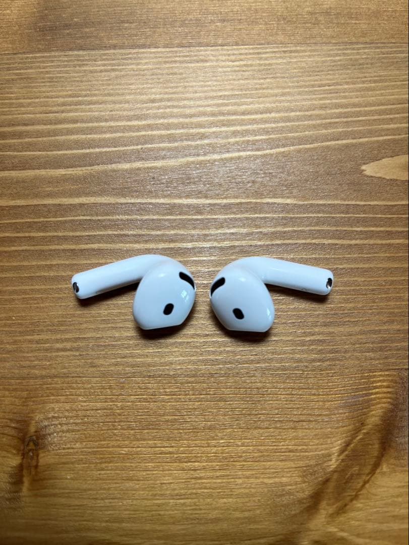 AirPods 4世代 ノイズキャンセリング搭載 モデル ケース付き