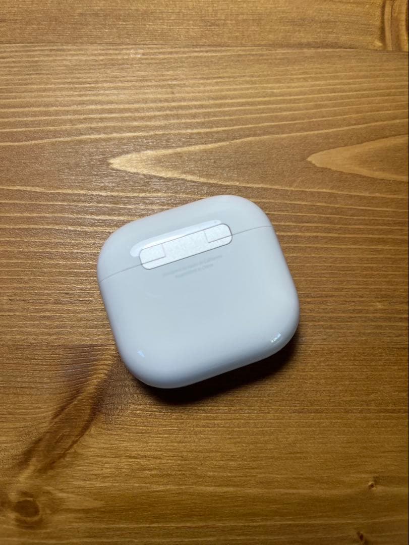 AirPods 4世代 ノイズキャンセリング搭載 モデル ケース付き