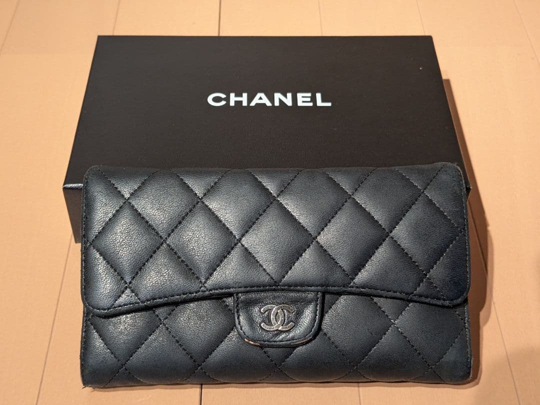 CHANEL ブラック マトラッセ ラムスキン 長財布