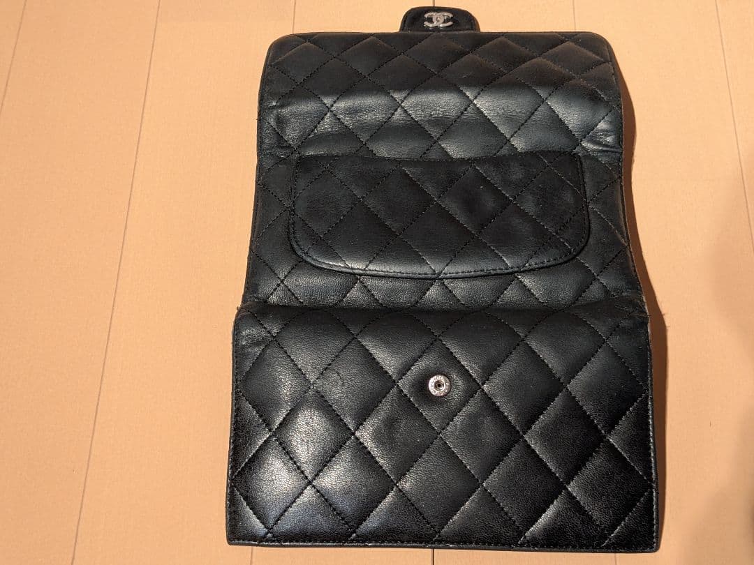 CHANEL ブラック マトラッセ ラムスキン 長財布
