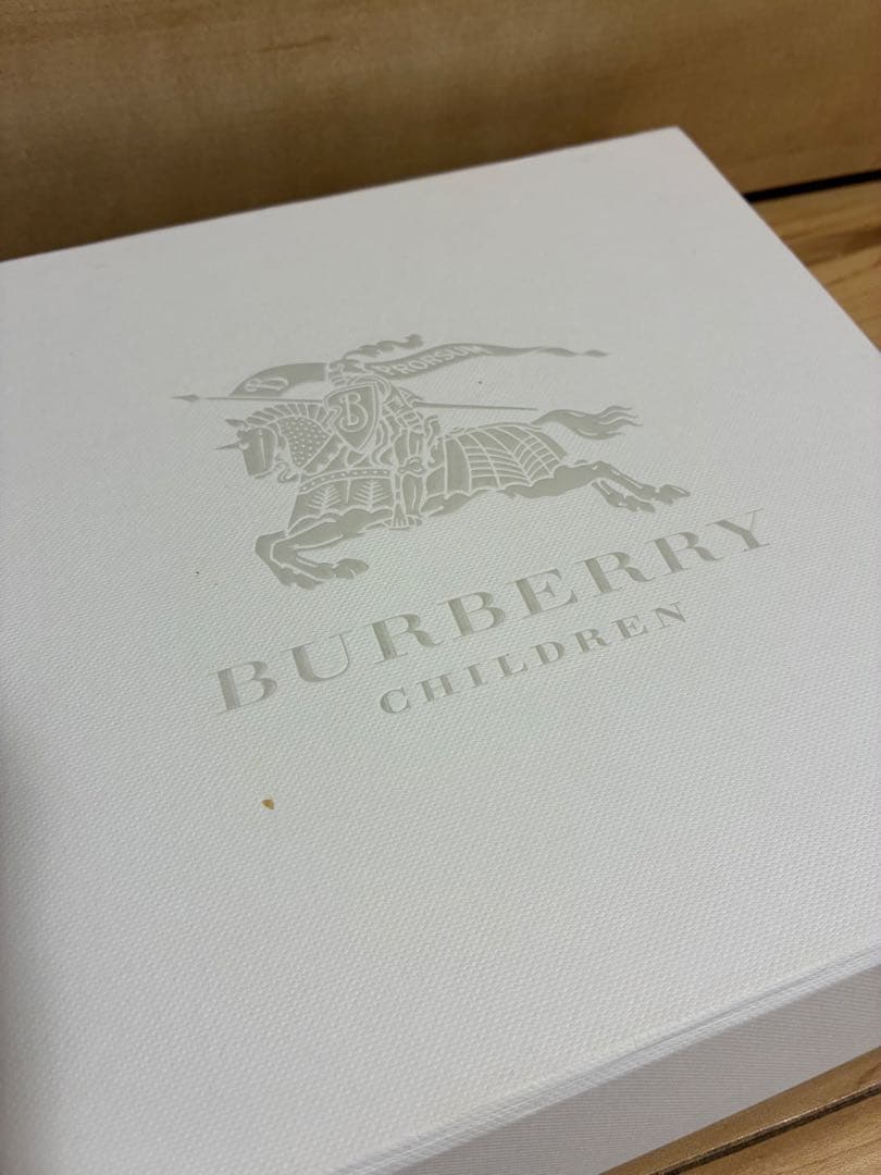 【値下交渉可】BURBERRY 水色ロンパース・ビブ・帽子セット 出産祝い